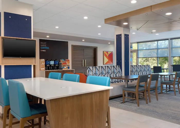Holiday Inn Express & Suites Alton St Louis Area By Ihg